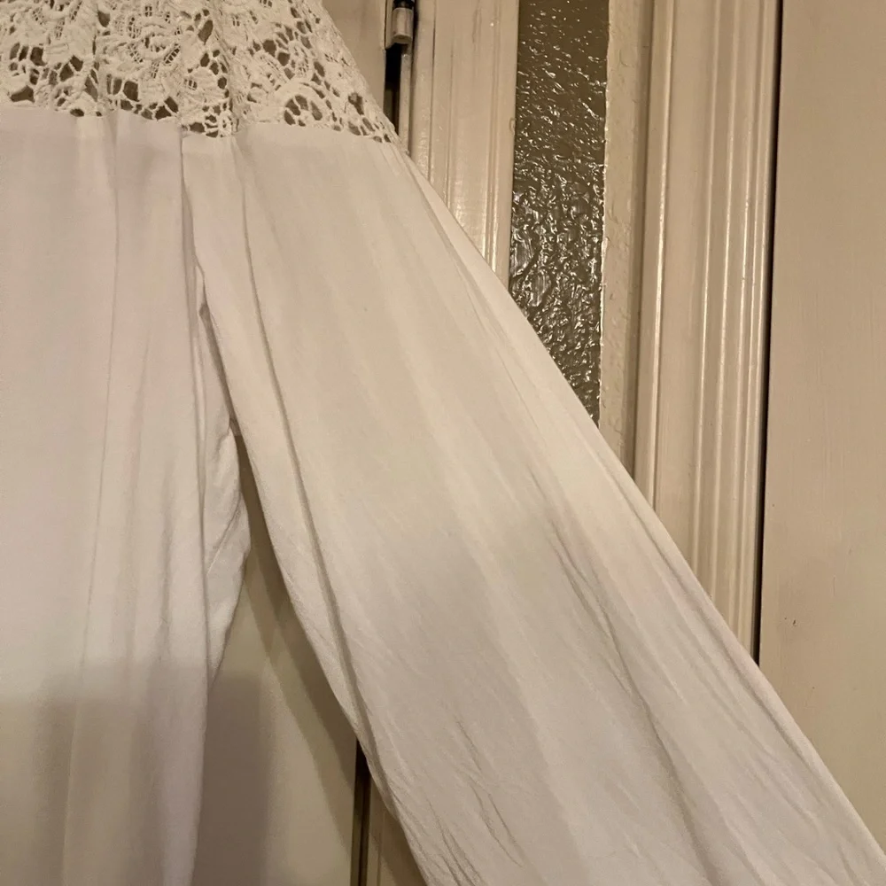 White Lace Yoke Long Sleeve Women's Top